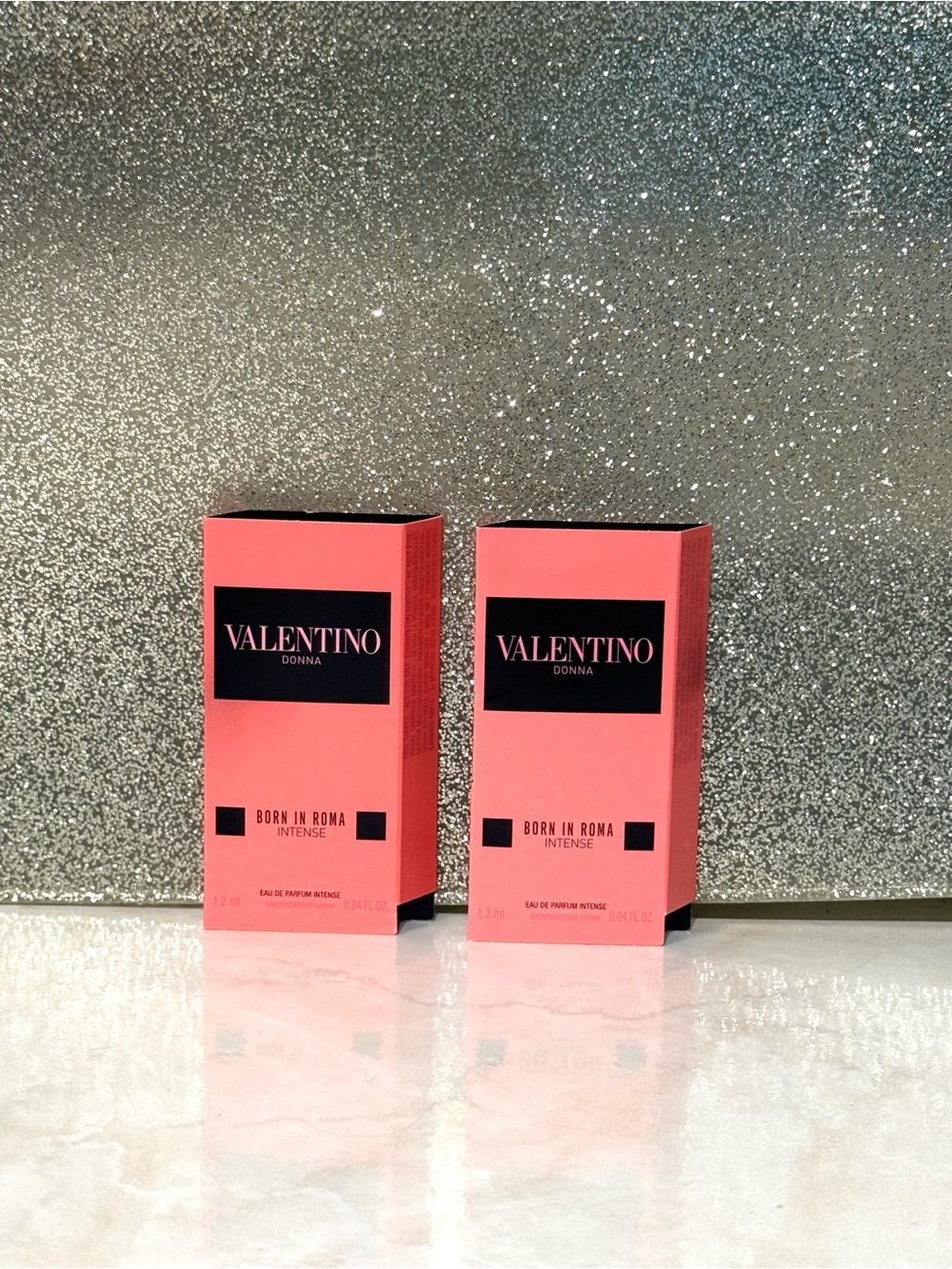 5 for $25 item 🌺 Valentino Donna Born in Roma Intense Samples x2